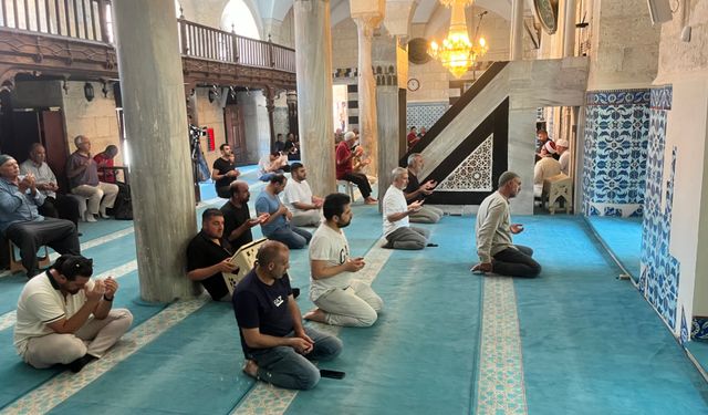 Adana'da 15 Temmuz Şehitleri İçin Mevlid Programı Düzenlendi