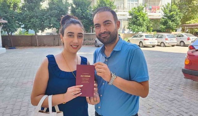 Adana'da Gelin Arabası Yerine Dolmuş! Düğüne Böyle Gittiler