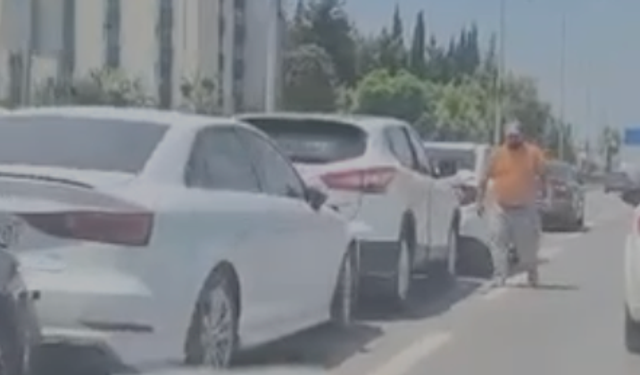 Adana'da 8 Araç Birbirine Girdi! Trafik Durma Noktasına Geldi