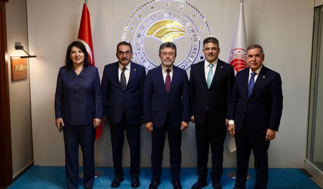 AK Parti Adana Milletvekillerinden Bakan Yumaklı'ya Ziyaret