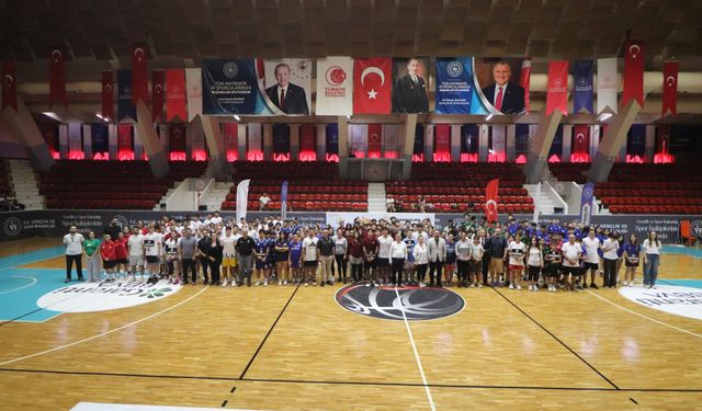 Anadolu Yıldızlar Ligi Basketbol Grup Müsabakaları Adana'da Başladı