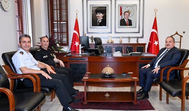Seyhan Kaymakamlığı'nda Dikkat Çeken Buluşma! Güvenlik Masaya Yatırıldı