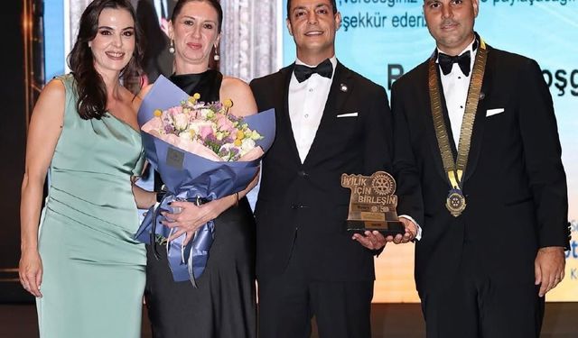 Seyhan Rotary Kulübü'nde Görev Değişimi