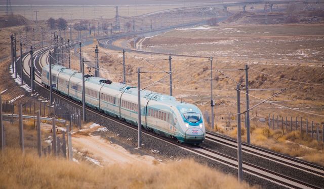 Adana İçin Hızlı Tren Gelişmesi! Bakan Uraloğlu Tarih Verdi