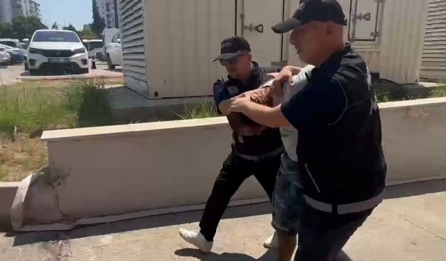 Adana’da Kırmızı Bültenle Aranan Uyuşturucu Hükümlüsü Yakalandı