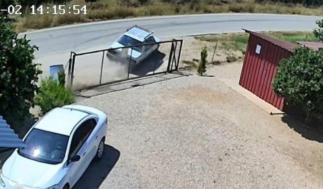 Kozan'da Feci Kaza Kamerada: Otomobil Takla Attı