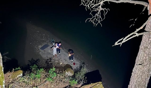 Kozan’da Göksu Çayı’nda Korku Dolu Anlar! 2 Vatandaş Kurtarıldı