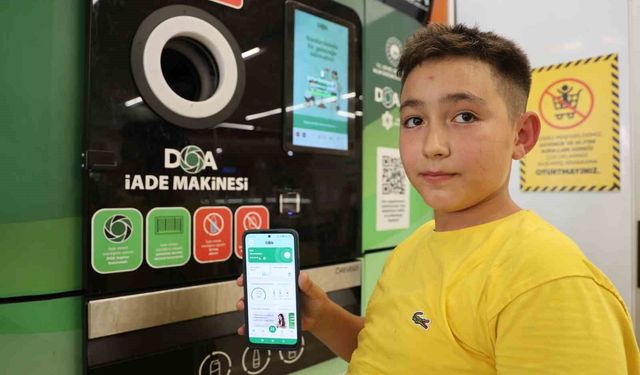 Kozanlı Öğrenciler Geri Dönüşümle Hem Çevreyi Koruyor Hem Harçlık Kazanıyor