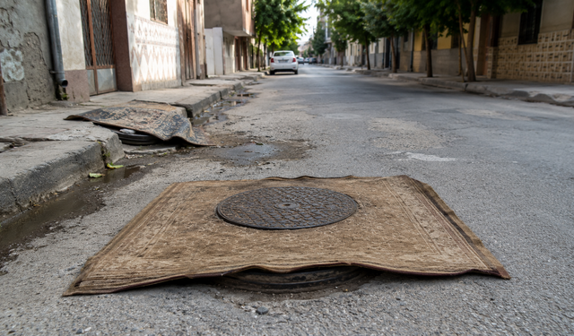 Adana'da Altyapı Tepkisi! Mahalle Sakinleri Çözüm Bekliyor
