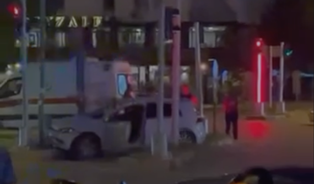 Turgut Özal Bulvarı’nda Gece Kazası: 1 Kişi Yaralandı