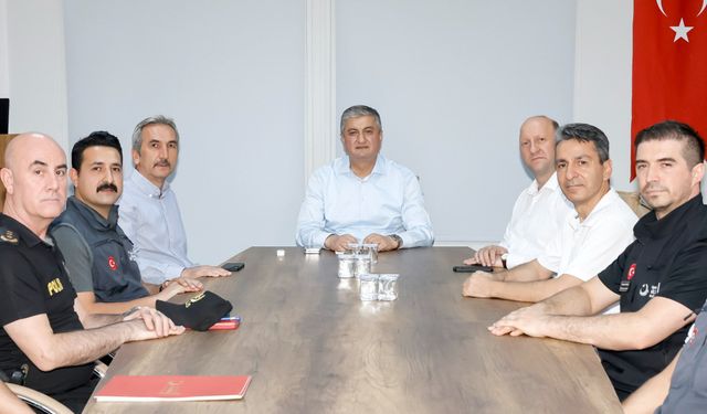 Vali Yavuz'dan Sarıçam Barınma Merkezi'ne Ziyaret