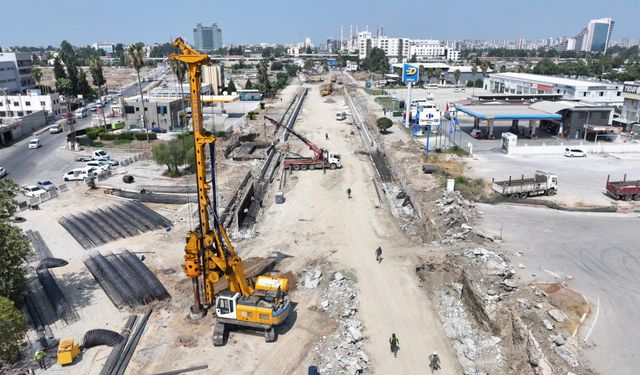 Adana'da Asri Mezarlık Önü Alt Geçit Projesi Hızla İlerliyor