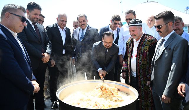 Sarıçam Belediye Başkanı Bilal Uludağ'dan Ahlat'ta Tarihi İmza