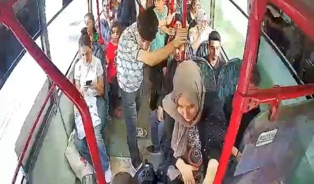 Yüreğir’de Dolmuşta Kalp Krizi Geçiren Yolcuya Şoförden Hayat Kurtaran Müdahale
