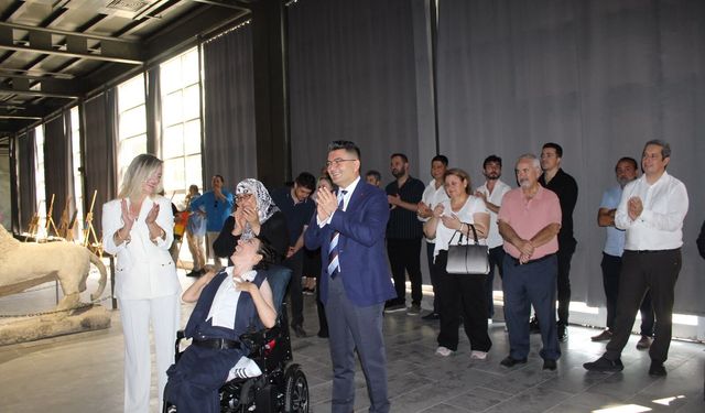 “Damla’nın Fırçası” Resim Sergisi Sanatseverlerden Yoğun İlgi Gördü