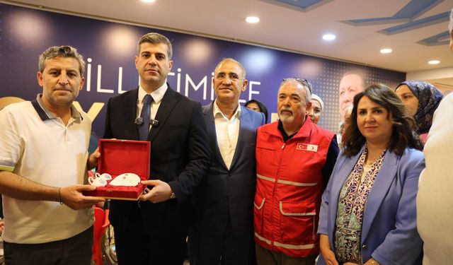 AK Parti Adana Teşkilatından Kızılay'a Hayat Veren Destek "Birbirimize Candan Bağlıyız"