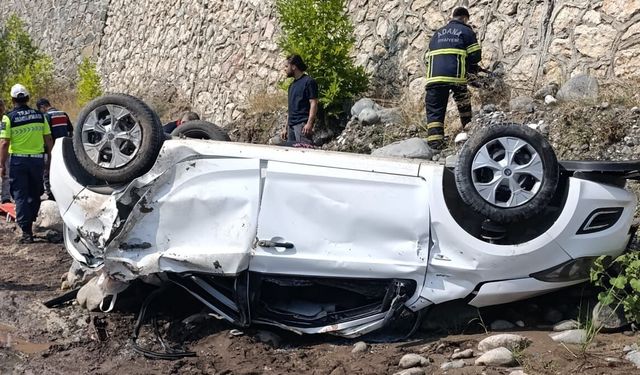 Aladağ'da Yürek Yakan Trafik Kazası: 2 Kişi Hayatını Kaybetti