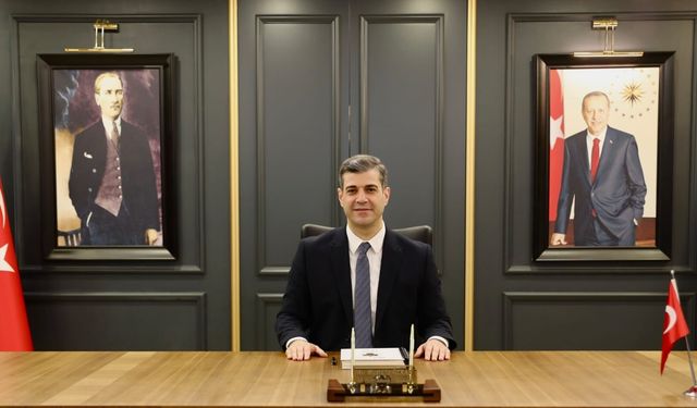 AK Parti Adana İl Başkanı Mustafa Özkan’dan 30 Ağustos Mesajı: “Zafer Nişanesidir”