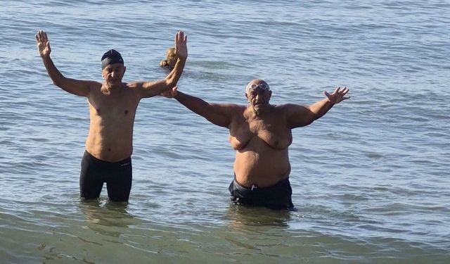 Manş Fatihi Erdal Acet'ten 50. Yıl Anısına Saygı Yüzüşü