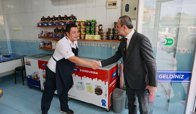 Yüreğir Belediye Başkan Vekili Tarık Özünal’dan Kışla Caddesi Esnafına Ziyaret