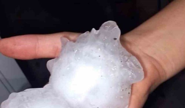 Adana’da Yumruk Büyüklüğünde Dolu! Tarım Arazileri Zarar Gördü