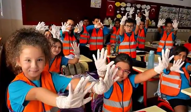 Adana’daki Okullarda Sıfır Atık Seferberliği! Öğrenciler Çevre İçin Sahaya Çıktı