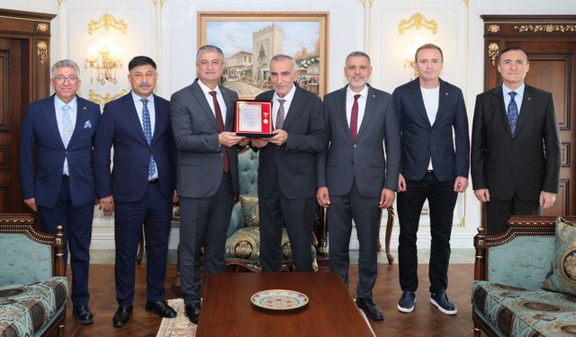 Vali Yavuz’dan Savunma Sanayiine Destek Veren İsimlere Altın Madalya ve Berat Belgesi