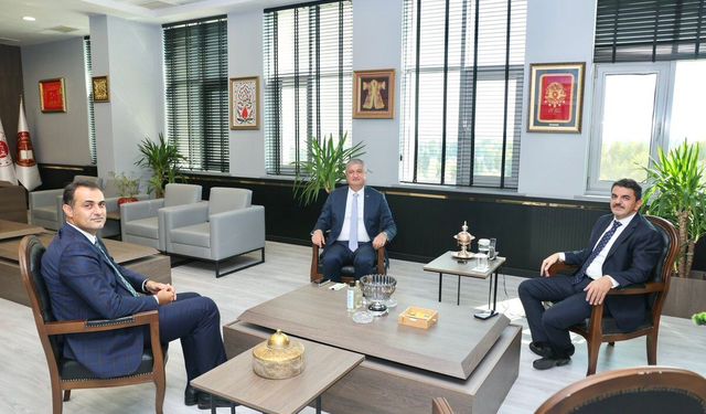 Adana’da Önemli Zirve! Vali Mustafa Yavuz Adalet Hizmetlerini Masaya Yatırdı