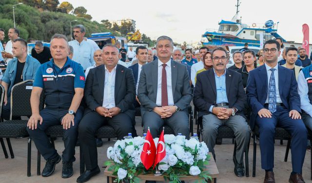 Karataş'ta Yeni Av Sezonu Başladı: Balıkçılar Denize Açıldı