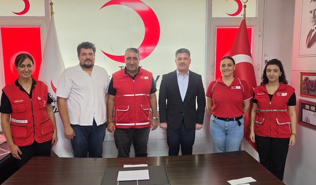 AK Parti Adana Milletvekili Faruk Aytek’ten Kızılay Seyhan Şubesi’ne Ziyaret