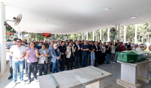 Duayen gazeteci Yavuz Donat’ın acı günü! Kardeşi toprağa verildi