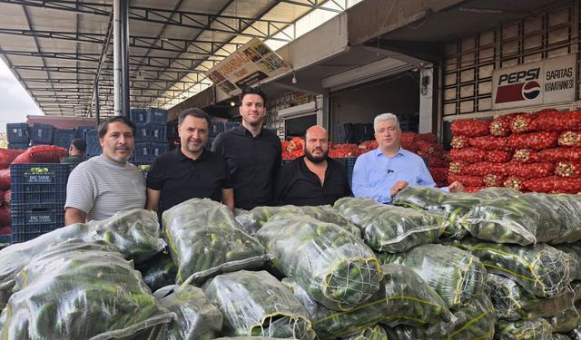 Sadullah Kısacık Yüreğir Hali’nde Üretici ve Esnafın Sesi Oldu "Çiftçi Biterse Türkiye Biter"