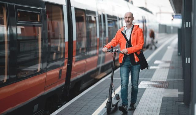 Tren Yolculuklarında Yeni Dönem: Elektrikli Skuter Dönemi Başlıyor!