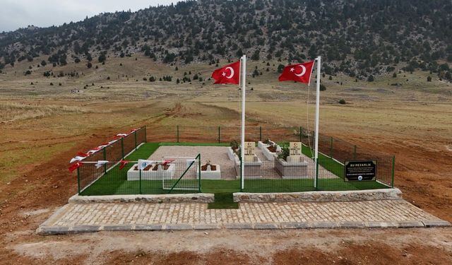 Saimbeyli’de Tarihi Adım! Şehit Kardeşlerin Mezarları Şehitliğe Dönüştürüldü