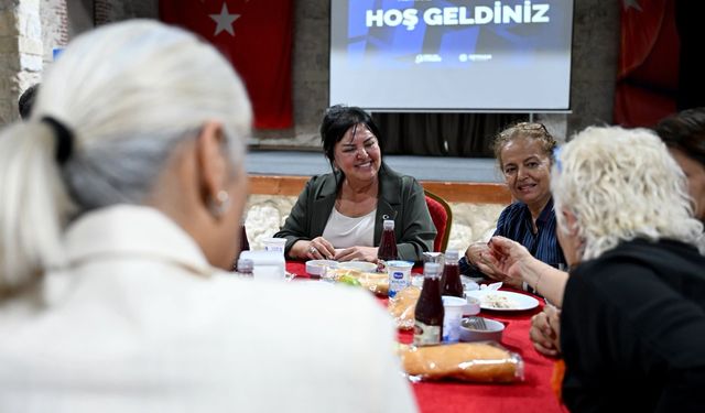 Seyhan’da Muhtarlar Haftası Buluşması "Omuz Omuza Çalışmaya Devam Edeceğiz"