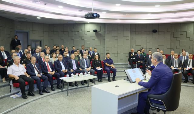 Adana’da Bağımlılıkla Mücadele Masaya Yatırıldı