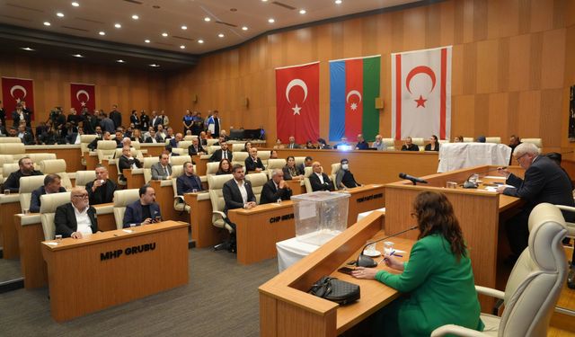Çukurova Belediyesi'nde Kritik 5 Dakikalık Zirve