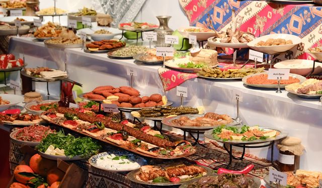 10. Uluslararası Adana Lezzet Festivali Kapılarını Açtı
