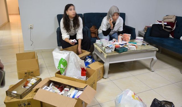 Adana’da İş Yerine Baskın! Kilitli İki Odada Yüzlerce İlaç Bulundu