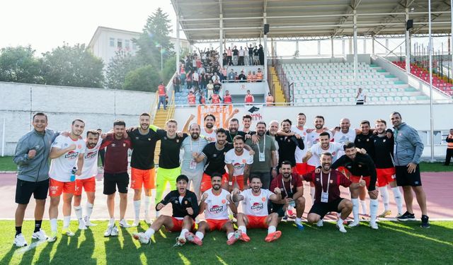 Adana 01 FK'dan Şampiyonluk Yolunda Öğrencilere Ücretsiz Maç Müjdesi