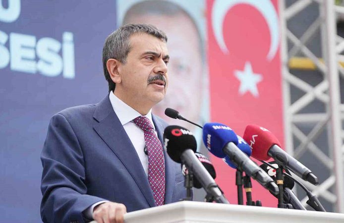 Bakan Tekin’den Ara Tatil Açıklaması: Eğitim Takviminde Değişiklik Gündemde