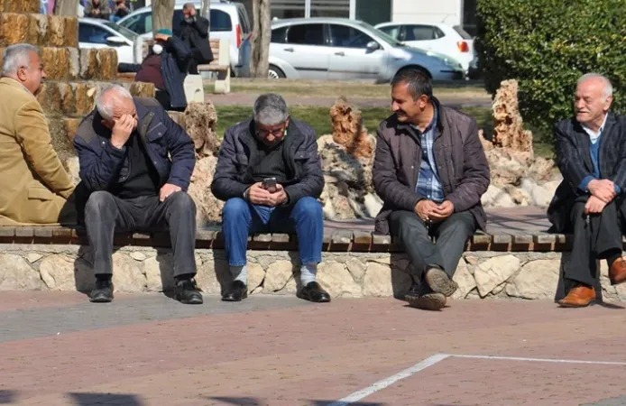 400 Bin Sözleşmeli Personele Emeklilik Müjdesi Verildi