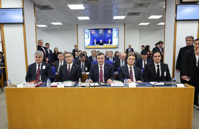 Emeklilere Zam Müjdesi! Cumhurbaşkanı Yardımcısı Yılmaz'dan Dikkat Çeken Açıklama
