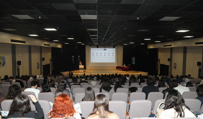 Çukurova Üniversitesi’nde Dikkat Çeken Kongre: Cerrahide Yapay Zekâ Dönemi