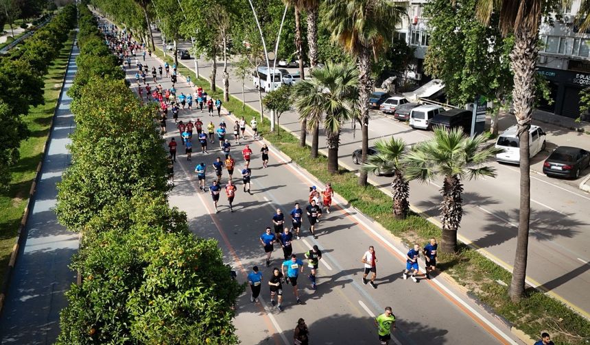 Merkez Park’ta Büyük Buluşma: AOSB Koşusuna Yoğun Katılım