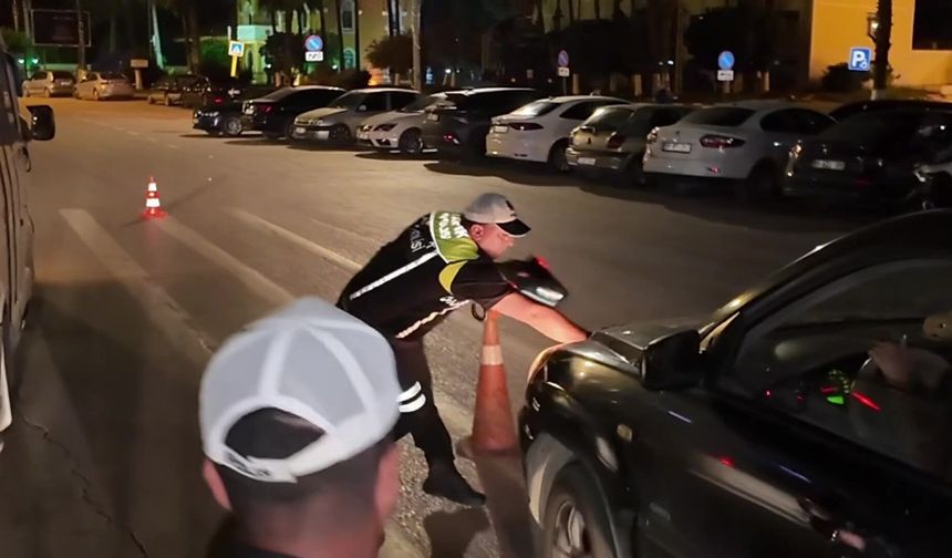 Adana'da "Anksiyete" Bahanesiyle Polise Çarpıp Kaçan Alkollü Sürücüye Rekor Ceza!