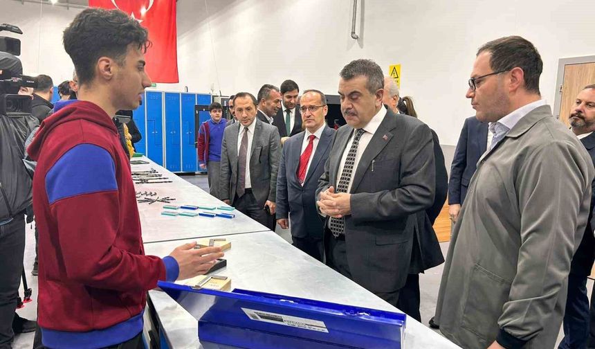 Bakan Tekin: 'Ortaokullardan itibaren çocuklarımızın yeteneklerine göre ortaöğretim kurumu tercih edebilecekleri bir mekanizma oluşturduk'