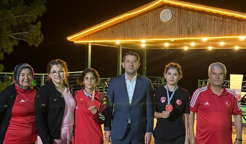 Feke'nin Altın Kızları Tarih Yazdı! Türkiye Şampiyonası'ndan 2 Madalya