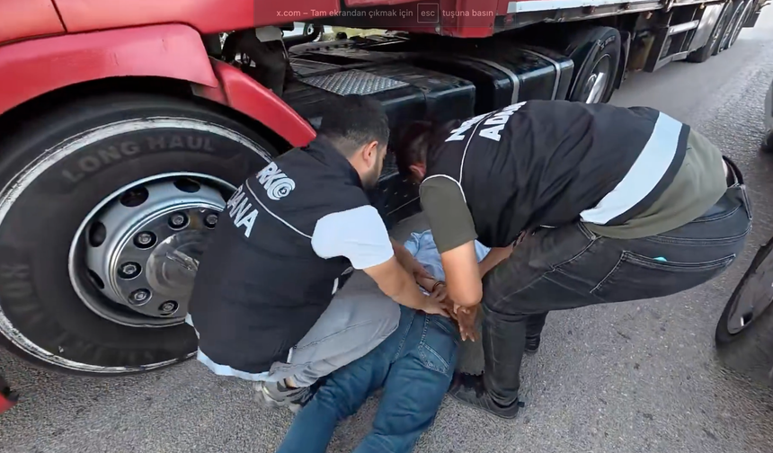 Adana'da Dev Uyuşturucu Operasyonu! 408 Bin Captagon Hap Ele Geçirildi