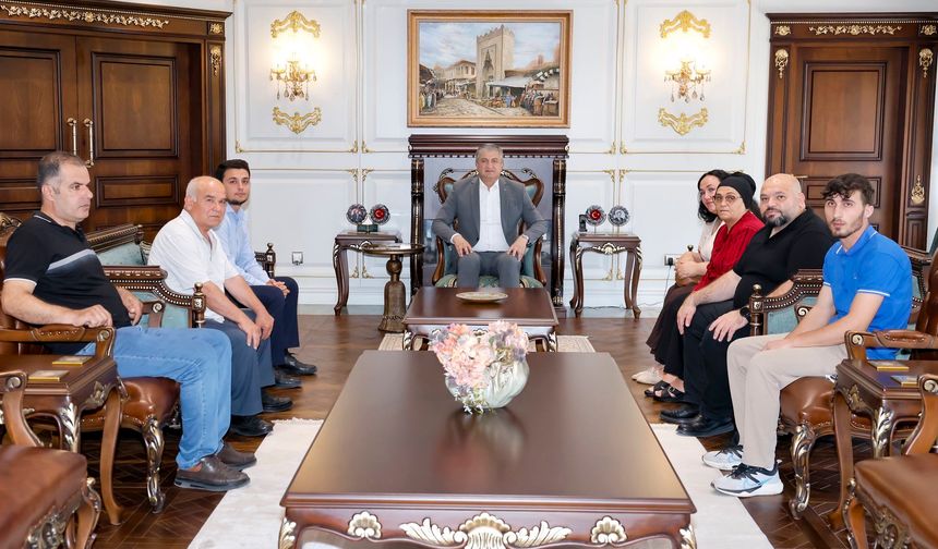 Adana Valiliği'nde Duygusal Buluşma! Vali Yavuz Şehit Aileleri ve Gazileri Ağırladı